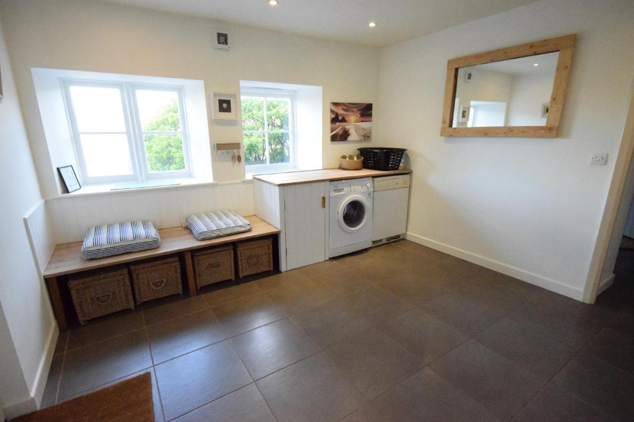 Greystone Cottage - Sea Views, Short Stroll To A Beautiful Sandy Beach Brook  エクステリア 写真